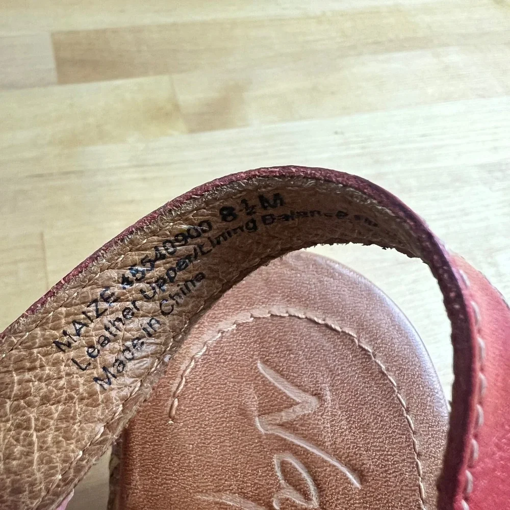 Naya Sandals Maize Size 8.5 Red Leather Strappy Buckle Wedge Espadrille